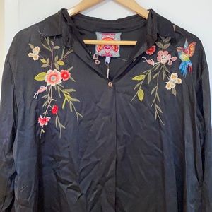 Johnny Was brand new Zwazo crinkle satin shirt